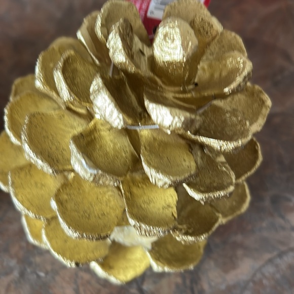 Ashland Gold Pinecone Festive and Warm Decorative Set - Picture 3 of 8